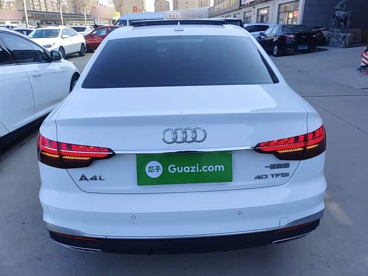 Фото 6 - Audi A4L