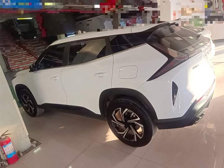 Фото 5 - Geely Atlas