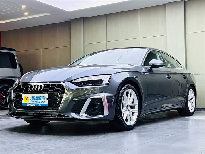 Фото 1 - Audi A5