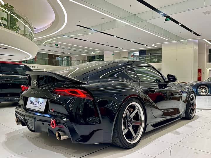 Фото 3 - Toyota Supra