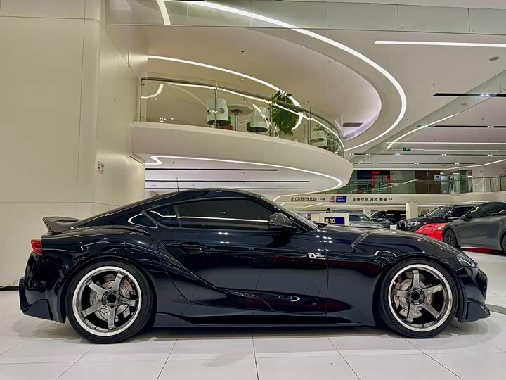 Фото 7 - Toyota Supra