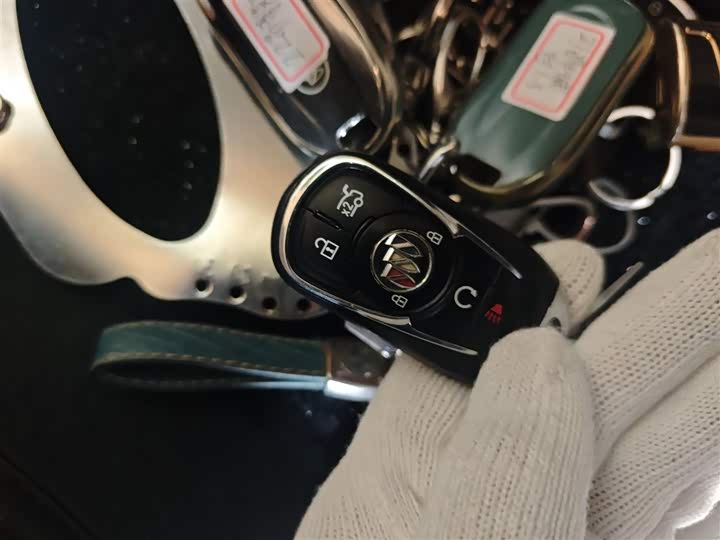 Фото 9 - Buick Enclave