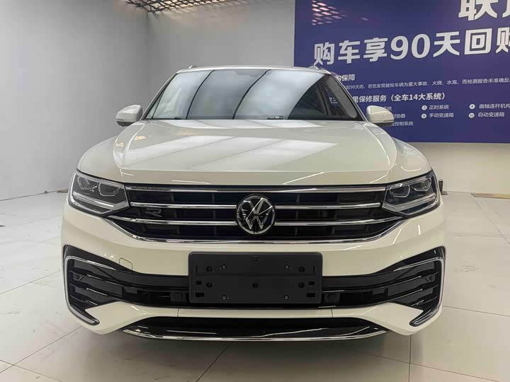 Фото 2 - Volkswagen Tiguan L Pro