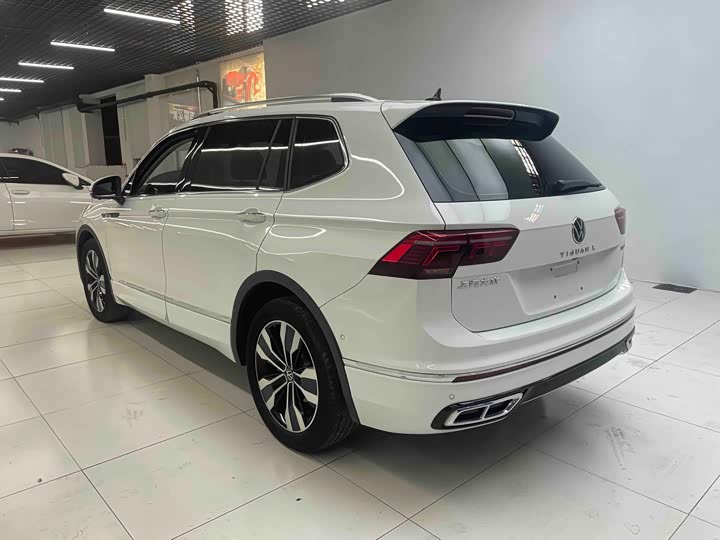 Фото 4 - Volkswagen Tiguan L Pro