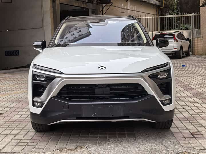 Фото 2 - Nio ES8