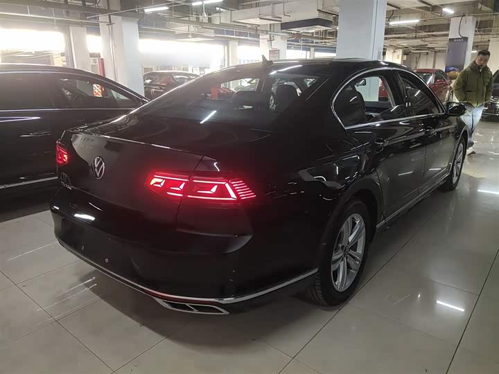 Фото 7 - Volkswagen Magotan