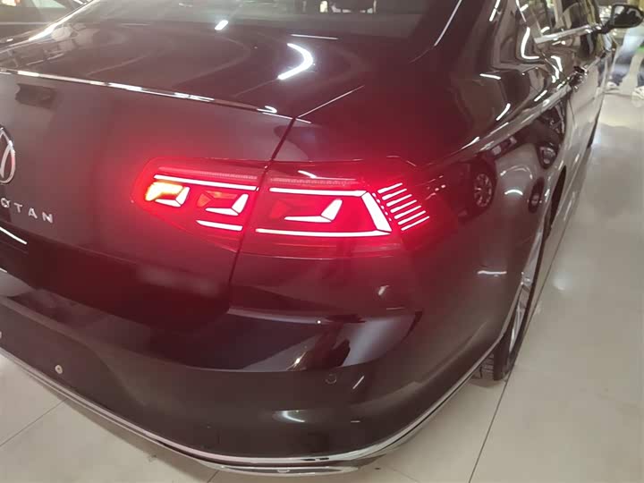 Фото 8 - Volkswagen Magotan