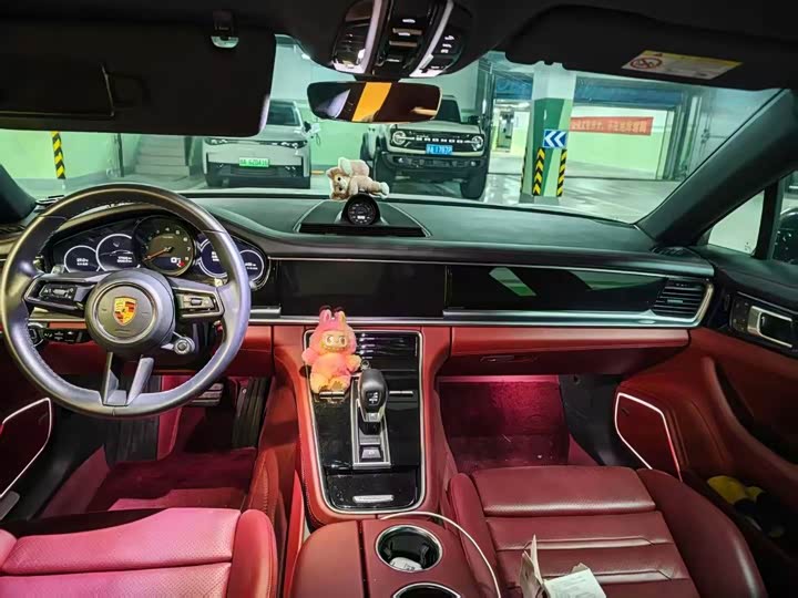 Фото 3 - Porsche Panamera