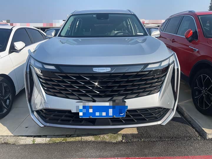 Фото 2 - Geely Atlas L