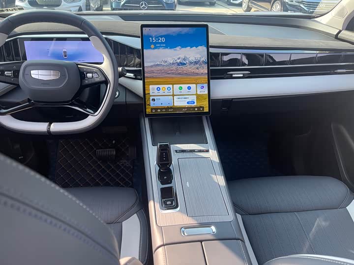 Фото 4 - Geely Atlas L