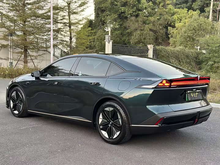 Фото 9 - Changan Deepal SL03