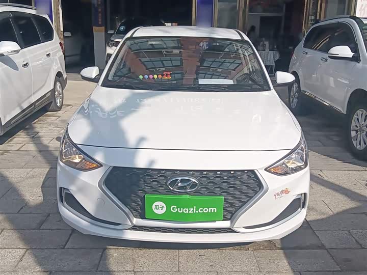 Фото 3 - Hyundai Celesta