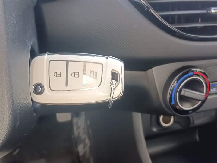 Фото 9 - Hyundai Celesta