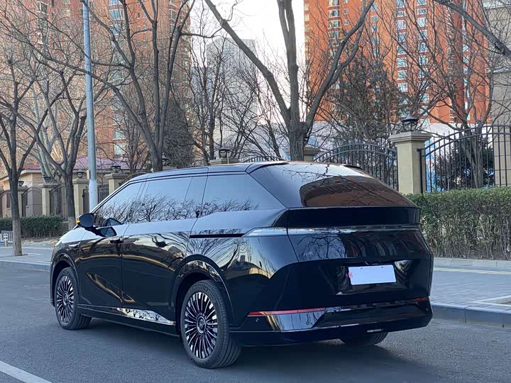 Фото 4 - XPeng X9