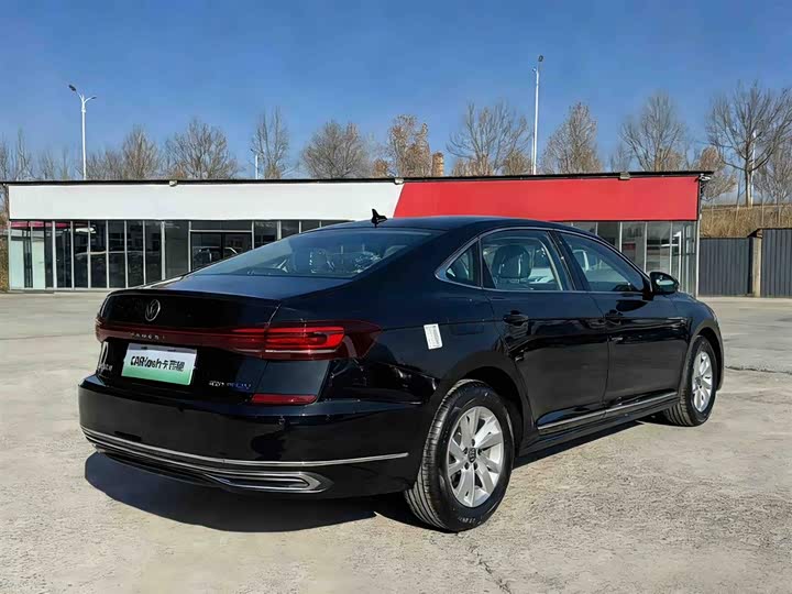 Фото 3 - Volkswagen Passat Hybrid