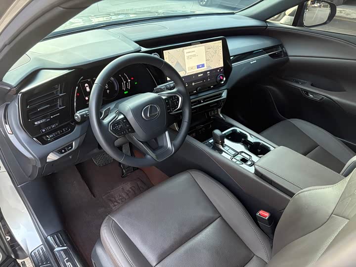 Фото 5 - Lexus RX