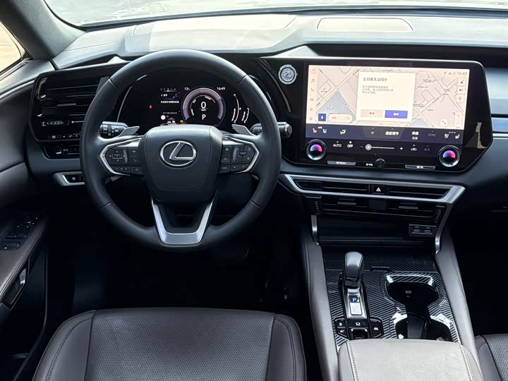 Фото 7 - Lexus RX