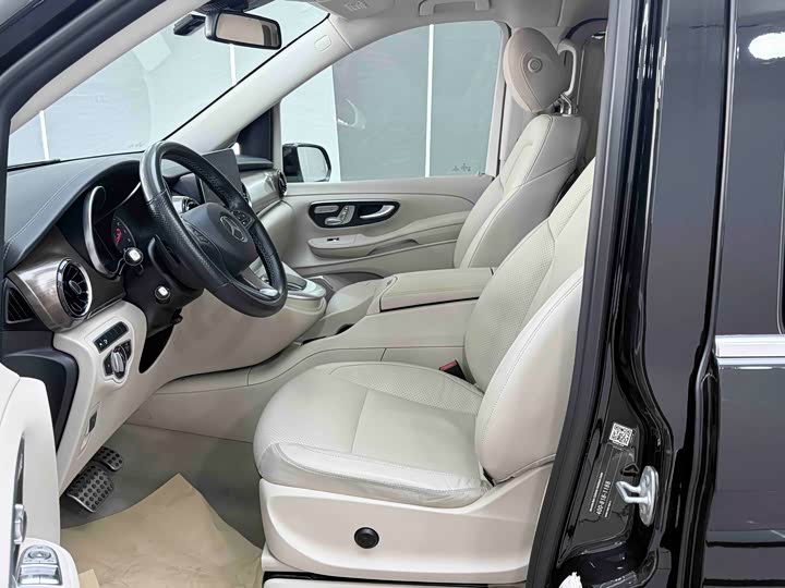 Фото 6 - Mercedes-Benz V-Class