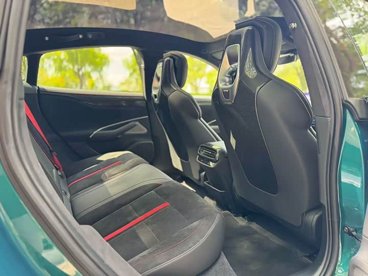 Фото 7 - Xiaomi SU7 Ultra