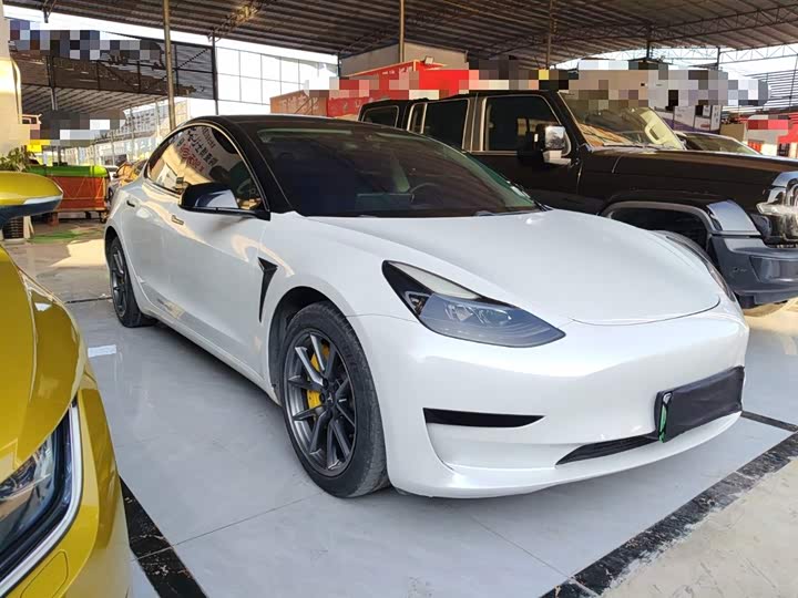 Фото 4 - Tesla Model 3