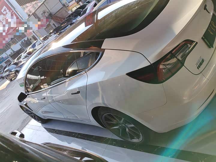 Фото 5 - Tesla Model 3