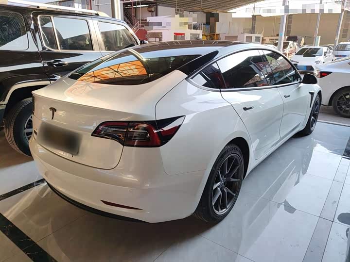 Фото 7 - Tesla Model 3