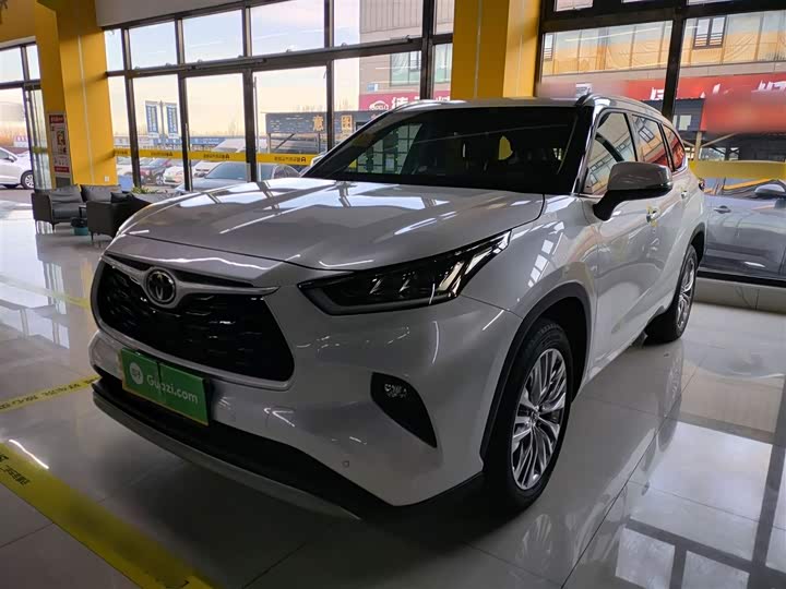 Фото 1 - Toyota Highlander