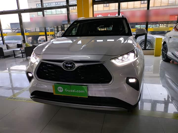 Фото 3 - Toyota Highlander