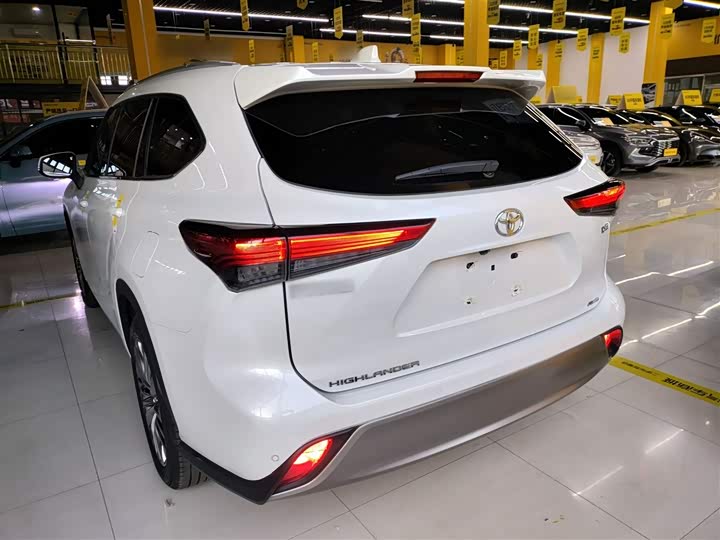 Фото 6 - Toyota Highlander