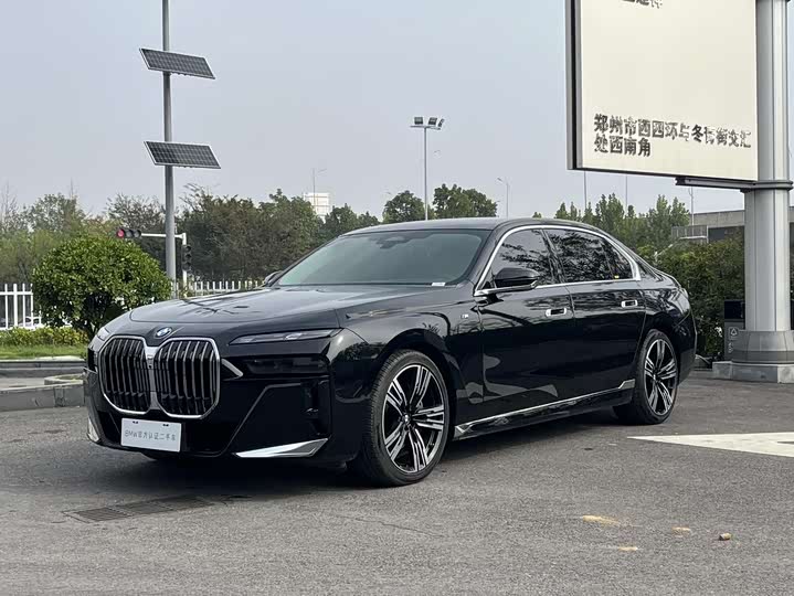 Фото 1 - BMW 7 Series