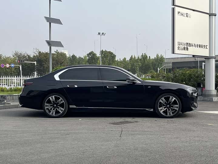 Фото 4 - BMW 7 Series