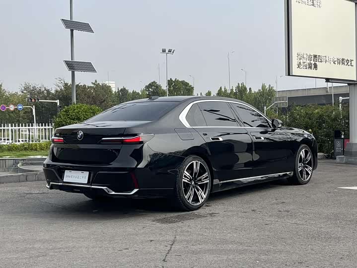 Фото 7 - BMW 7 Series