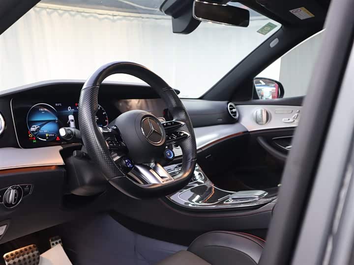 Фото 8 - Mercedes-Benz E-Class AMG