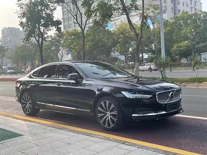 Фото 3 - Volvo S90