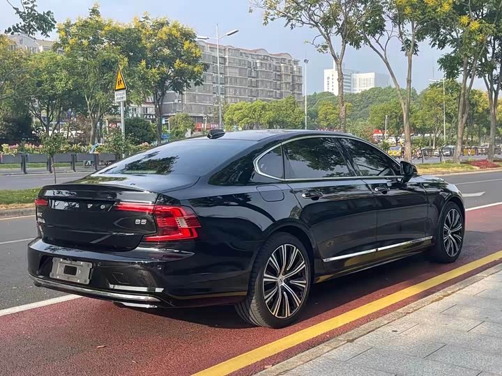 Фото 7 - Volvo S90