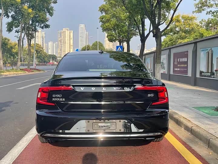 Фото 8 - Volvo S90