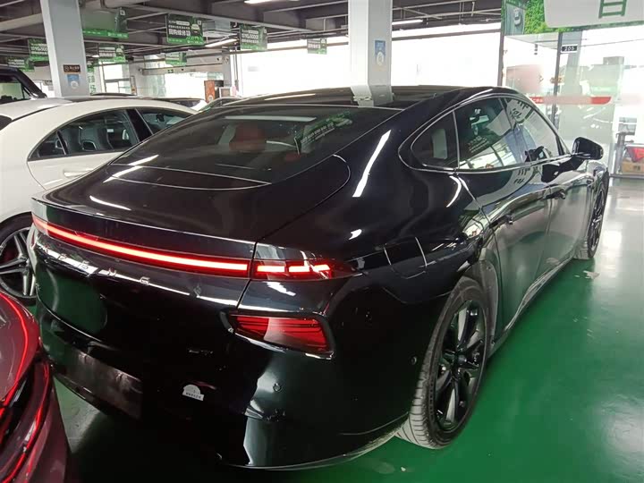 Фото 7 - XPeng P7