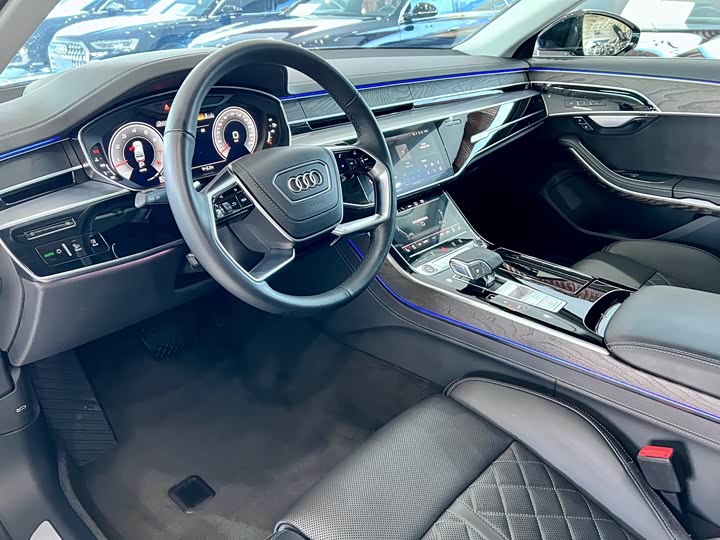 Фото 6 - Audi A8