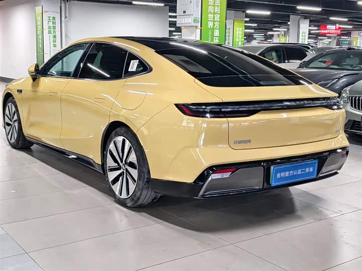 Фото 6 - Geely Galaxy E8