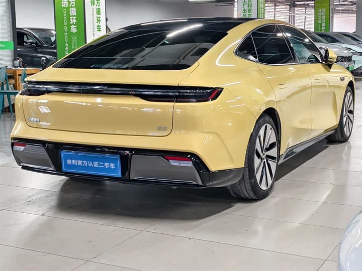 Фото 7 - Geely Galaxy E8