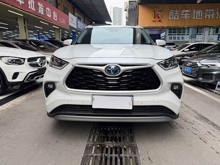 Фото 2 - Toyota Highlander