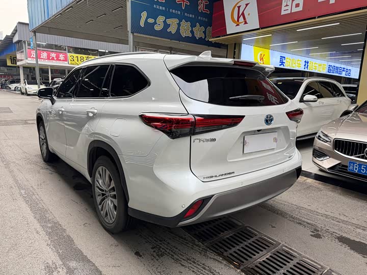 Фото 4 - Toyota Highlander