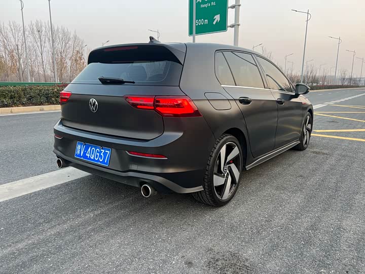 Фото 5 - Volkswagen Golf GTI