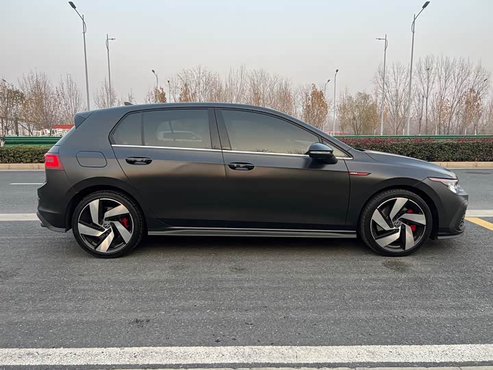 Фото 6 - Volkswagen Golf GTI
