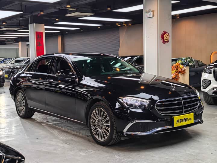 Фото 1 - Mercedes-Benz E-Class