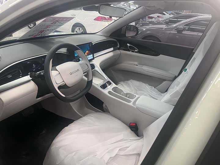 Фото 4 - Geely Galaxy Geome