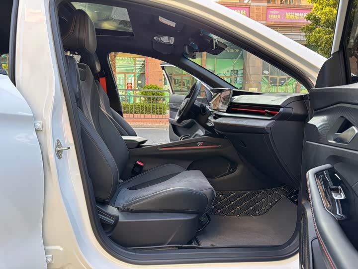 Фото 7 - Geely Binrui