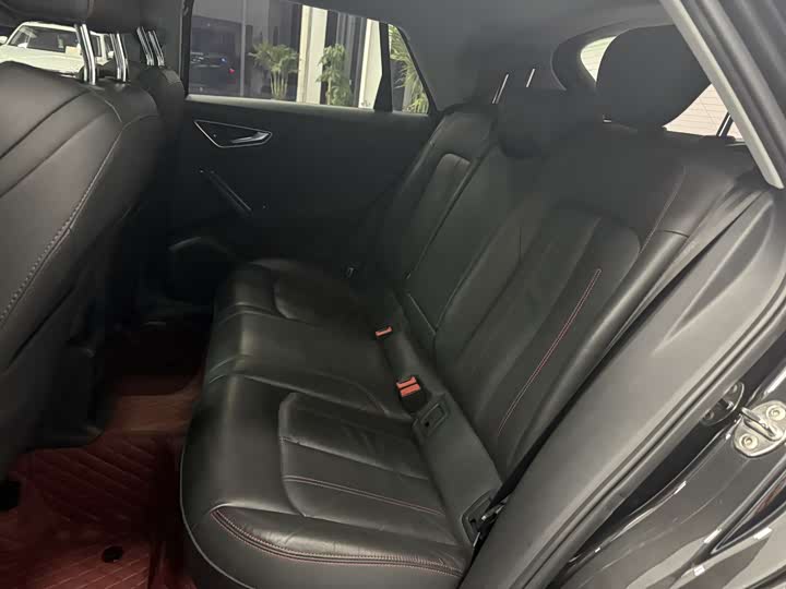 Фото 9 - Audi Q2L