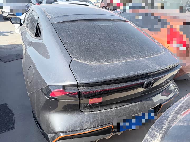 Фото 8 - Changan UNI-V