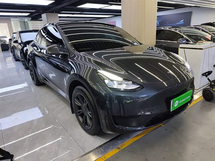 Фото 4 - Tesla Model Y